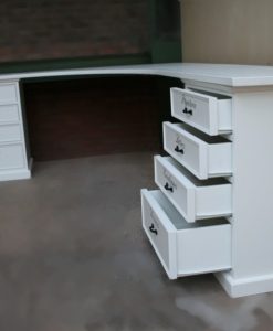 Ga door Citaat Verward zijn Wit houten bureau met acht lades | HandMade Interior - Meubels en  Interieurbouw